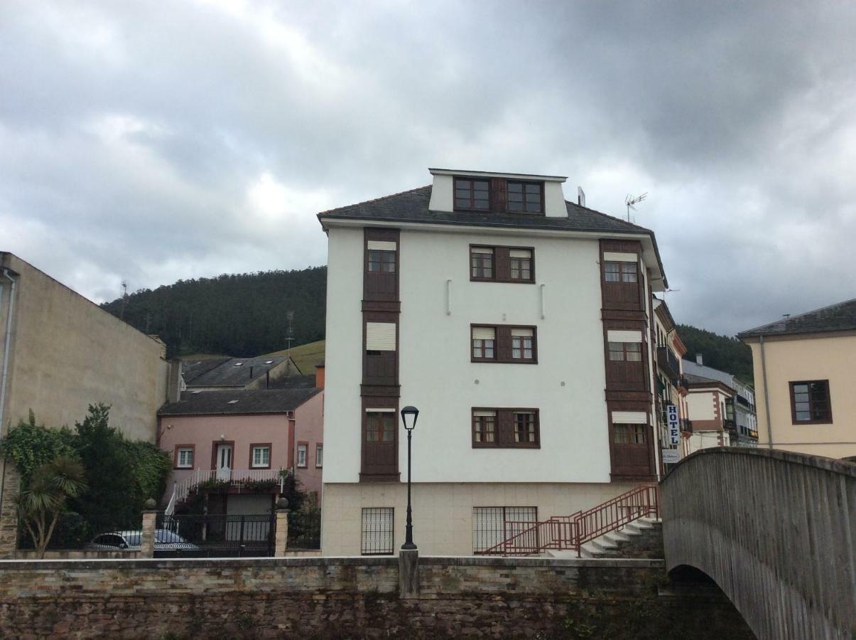 Hotel La Bilbaina de Vegadeo Exterior foto